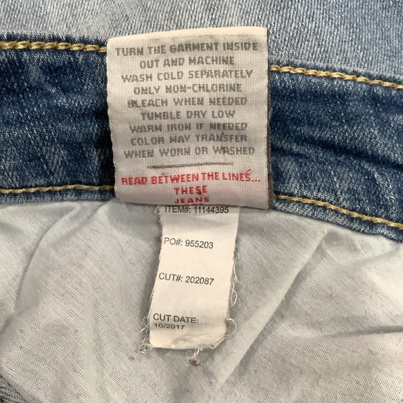 TORRID Plus Size Light Wash Skinny Jeans Size 20 Short - Picture 6 of 6